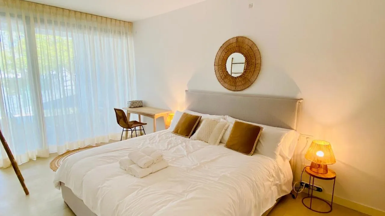 Casasotopolo, Sotogrande, Sleeps 8, Private Rooftop Pool, Easy Free Parking San Enrique de Guadiaro Spain