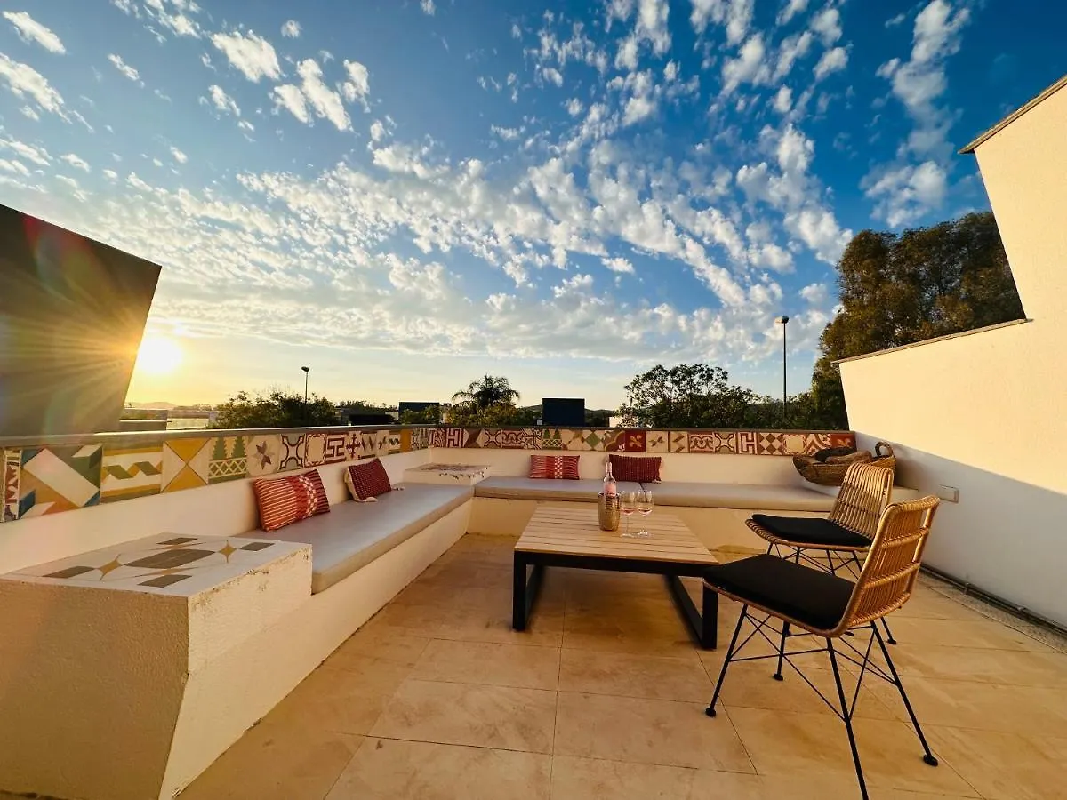 ヴィラ Casasotopolo, Sotogrande, Sleeps 8, Private Rooftop Pool, Easy Free Parking San Enrique de Guadiaro